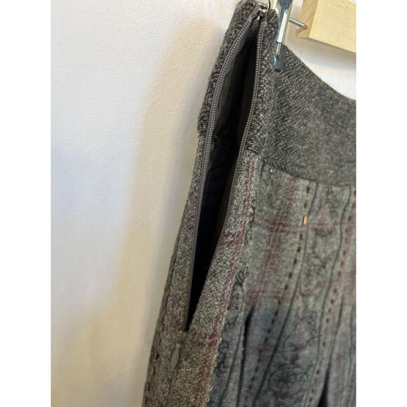 Ann Taylor Loft Wool Blend Grey‎ Pleated Beaded Embroidered Midi Skirt Size 4 - Picture 9 of 13